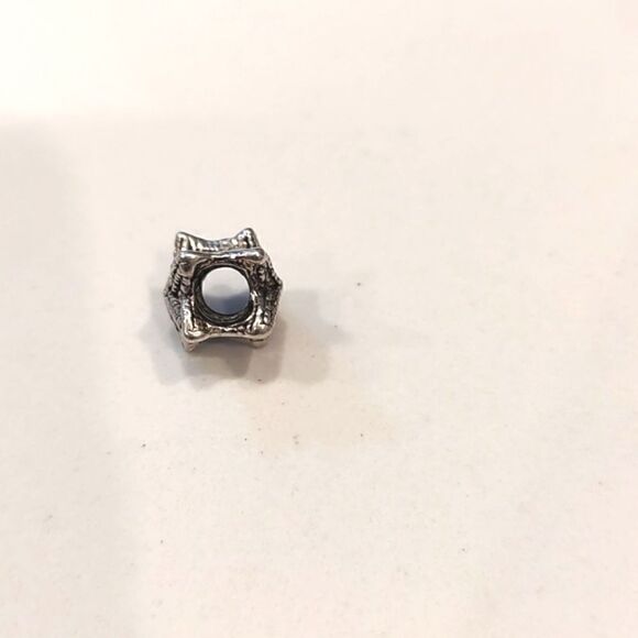 Charmed Memories Sterling Silver Starfish (Sea Star) Bracelet Charm - Picture 3 of 6